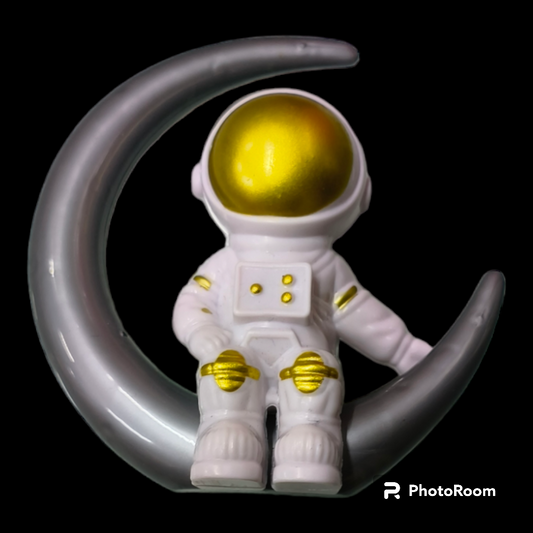 ASTRONAUT SITING SILVER  RING