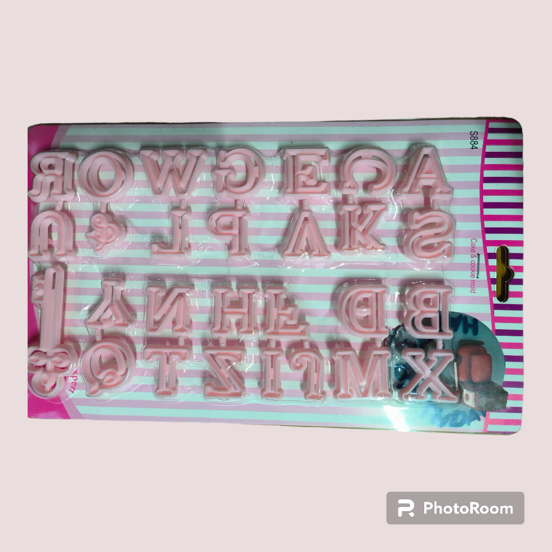 ALPHABET CUTTER PINK