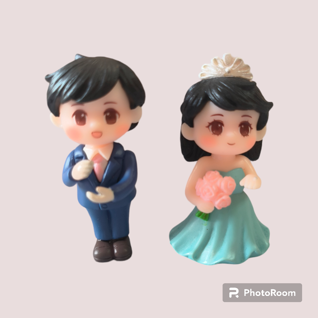MINIATURE COUPLE STANDING #10