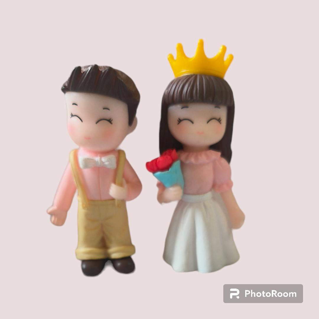 MINIATURE COUPLE STANDING #11