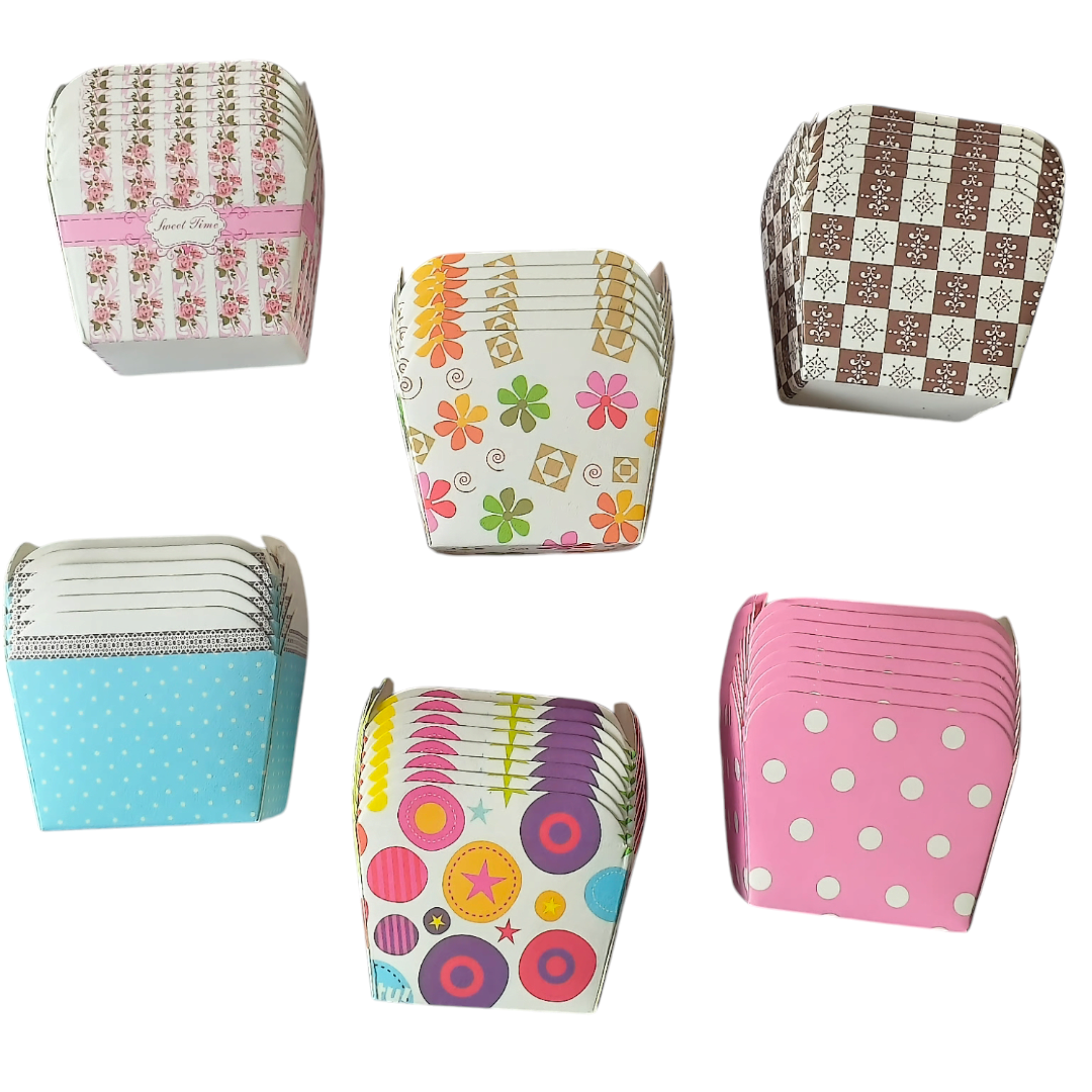 BAKE & SERVE SQUARE CUP LINER 50 PCS PACK, RANDOM COLOR OR DESIGN