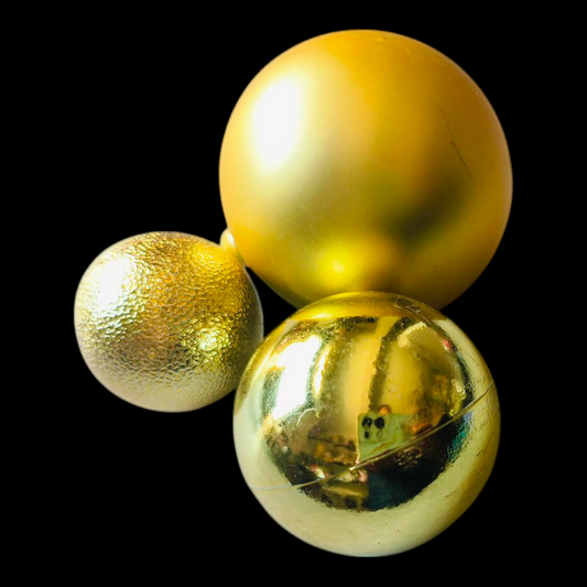 Plastic Decorative Ball pack of 3 pcs Golden